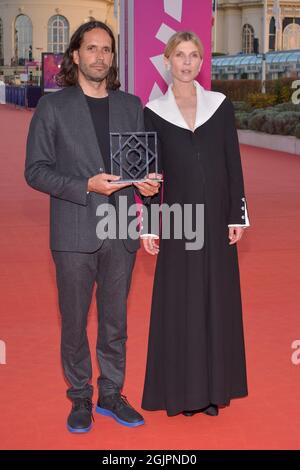 Pascual Sisto, Clemence Poesy participe à la photo des lauréats lors du 47e Festival du film américain de Deauville à Deauville, France, le 11 septembre 2021. Photo de Julien Reynaud/APS-Medias/ABACAPRESS.COM Banque D'Images