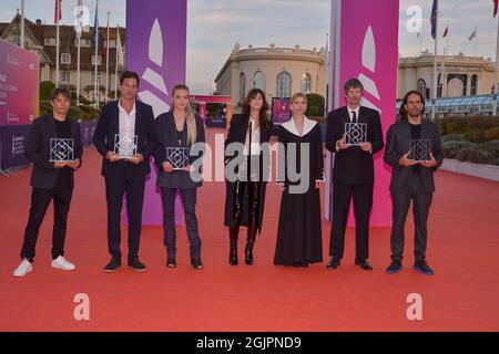 Sean Baker, Simon Rex, Sofia Kappel, Charlotte Gainsbourg, Clemence Poesy, Diego Ongaro, Pascual Sisto, participant au festival de photo des lauréats lors du 47e Festival du film américain de Deauville, le 11 septembre 2021. Photo de Julien Reynaud/APS-Medias/ABACAPRESS.COM Banque D'Images