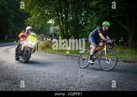 Édimbourg, Écosse. Samedi 11 septembre 2021. De grandes foules se réunissent pour accueillir la phase 7 de la course cycliste d’élite AJ Bell Tour of Britain à Édimbourg. La scène a commencé à Hawick aux frontières écossaises et a culminé avec le parc Holyrood d'Édimbourg avec une victoire du pilote belge Yves Lampaert de l'équipe Deceuninck – Quick-Step. Banque D'Images