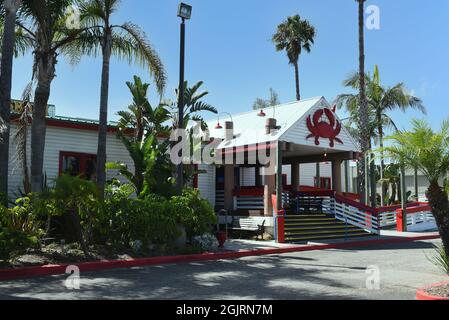 REDONDO BEACH, CALIFORNIE - 10 septembre 2021 : entrée de Joe's Crab Shack à Redondo Beach sur Pacific Coast Highway et Portofino Way. Banque D'Images