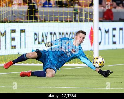 Houston, Texas, États-Unis. 11 septembre 2021. Le gardien de but de Houston Dynamo Michael Nelson (26) fait une économie lors d'un match de football de la Ligue majeure entre le Houston Dynamo et le Austin FC le 11 septembre 2021 à Houston, Texas. (Image de crédit : © Scott Coleman/ZUMA Press Wire) Banque D'Images