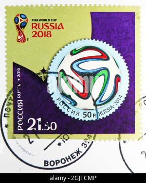 MOSCOU, RUSSIE - 09 JUIN 2021: Timbre-poste imprimé en Russie montre Emblem, Russie dans la série de la coupe du monde de la FIFA 2018, vers 2016 Banque D'Images