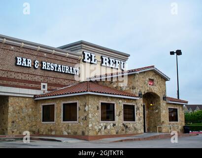 Humble, Texas États-Unis 09-06-2019: Extérieur du restaurant mexicain El Refu à humble, vue de face du Texas.L'un des nombreux restaurants Tex Mex à Houston. Banque D'Images