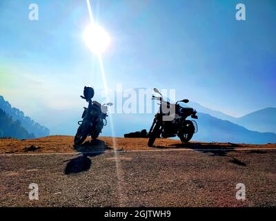 Ladakh, Inde - décembre 2020 - Vélo d'aventure sur les routes du Ladakh. Banque D'Images