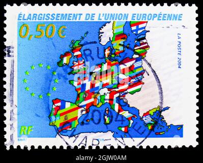 MOSCOU, RUSSIE - 20 JUIN 2021: Timbre-poste imprimé en France montre l'élargissement de l'Union européenne, série événements, vers 2004 Banque D'Images