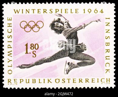 MOSCOU, RUSSIE - 20 JUIN 2021 : timbre-poste imprimé en Autriche montre le patinage artistique, Jeux Olympiques d'hiver 1964 - série Innsbruck, vers 1963 Banque D'Images