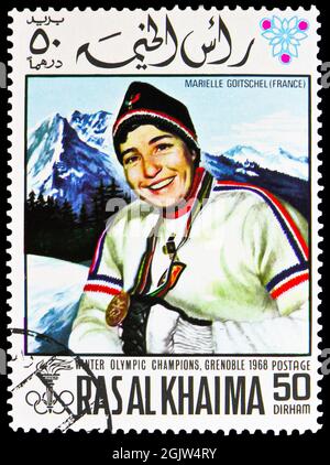 MOSCOU, RUSSIE - 20 JUIN 2021 : timbre-poste imprimé à Ras Al Khaimah montre Marielle Goitschel (1945), France, Jeux Olympiques d'hiver 1968, série Grenoble, Banque D'Images