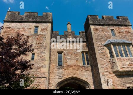 Mur extérieur du Palais des évêques, Wells, Somerset, Angleterre, Royaume-Uni. Banque D'Images