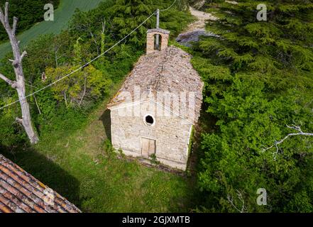 Vue aérienne de l'église de Santa Caterina. Modigliana, Forlì, Émilie-Romagne, Italie, Europe. Banque D'Images