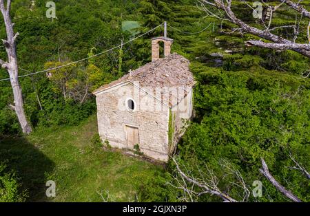 Vue aérienne de l'église de Santa Caterina. Modigliana, Forlì, Émilie-Romagne, Italie, Europe. Banque D'Images