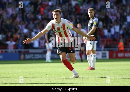 SUNDERLAND, ROYAUME-UNI. 11 SEPT Dan Neil de Sunderland célèbre après avoir obtenu son score lors du match Sky Bet League 1 entre Sunderland et Accrington Stanley au stade de Light, Sunderland, le samedi 11 septembre 2021. (Crédit : will Matthews | MI News) crédit : MI News & Sport /Alay Live News Banque D'Images