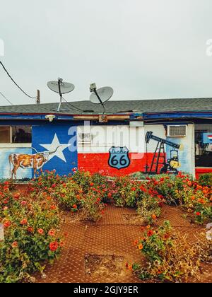 Peinture murale colorée route 66 Motel à Shamrock Texas Banque D'Images