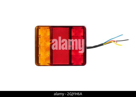 Feux à LED pour remorque isolés sur fond blanc. Feu latéral à LED arrière du chariot isolé sur blanc. Pièces de rechange de qualité pour le service de voiture Banque D'Images