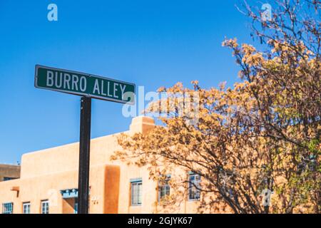 Panneau pour Burro Alley à Santa Fe Nouveau-Mexique en automne Banque D'Images