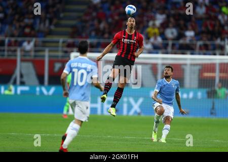 Milan, Italie. 12 septembre 2021. Zlatan Ibrahimovic d'AC Milan contrôle le ballon pendant la série Un match entre AC Milan et SS Lazio au Stadio Giuseppe Meazza le 12 2021 septembre à Milan, Italie. Credit: Marco Canoniero / Alamy Live News Banque D'Images