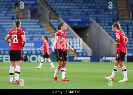 Lucy Staniforth (au centre) de Manchester United réagit lors du match de la Super League des femmes de la FA au King Power Stadium, à Leicester. Date de la photo: Dimanche 12 septembre 2021. Banque D'Images