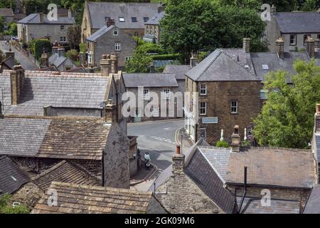 Vue sur Bank Square, dans le village Peak District de Tideswell, Derbyshire Banque D'Images