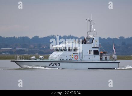 12/09/2021 Gravesend Royaume-Uni. En Belgique, le navire de patrouille côtière BNS Pollux (P902) dirige une flottille de bateaux de patrouille de la Royal Navy Archer Class HMS Blazer (P229), HM Banque D'Images