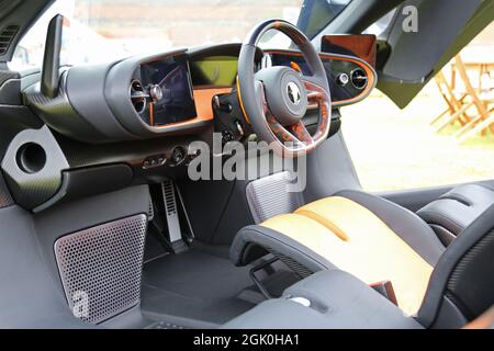 McLaren Speedtail, Bridge of Weir Members Enclosure, Concours of Elegance 2021, Hampton court Palace, Londres, Royaume-Uni, Europe Banque D'Images