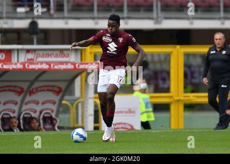 Turin, Italie. 12 septembre 2021. Wilfried Singo de Torino FC pendant la série Un match de 2021/2022 entre Torino FC et US Salernitana à Olimpico Grande Torino le 12 septembre 2021 à Turin, Italie crédit: Agence de photo indépendante / Alamy Live News Banque D'Images