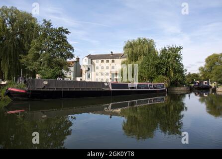 Parndon Mill Narrowboat Lock River Sort Harlow Essex Banque D'Images