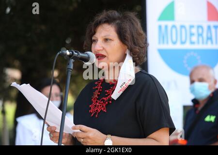 Arzano, Italie. 12 septembre 2021. Vincenza Aruta candidat au poste de maire à l'ouverture de la campagne électorale à Arzano. (Photo de Salvatore Esposito/Pacific Press) crédit: Pacific Press Media production Corp./Alay Live News Banque D'Images