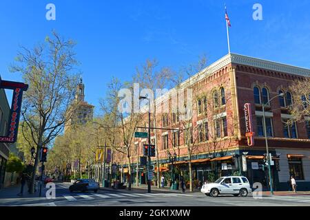 Centre-ville de San Jose. Bâtiment commercial historique à l'intersection de San Fernando Street et 1st Street, San Jose, Californie CA, Etats-Unis. Banque D'Images