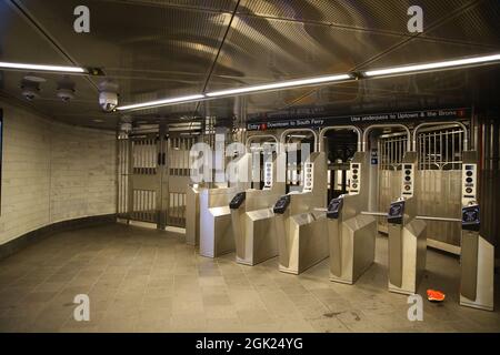 L'entrée du centre-ville de la station de métro 1 WTC Cortlandt qui a rouvert en 2018 à New York. Banque D'Images