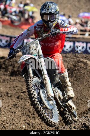 Septembre 11 2021 Rancho Cordova, CA USA le pilote d'usine Husqvarna RJ Hampshire sort du nave16 lors du moto de classe 250 Lucas Oil Pro Motocross Hangtown Classic à la Hangtown Rancho Cordova, CA Thurman James/CSM Banque D'Images