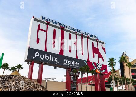 Tampa, Floride - 10 septembre 2021 : stade Raymond James à Tampa, Floride, stade de l'équipe de football NFL Tampa Bay Buccaneers. Banque D'Images