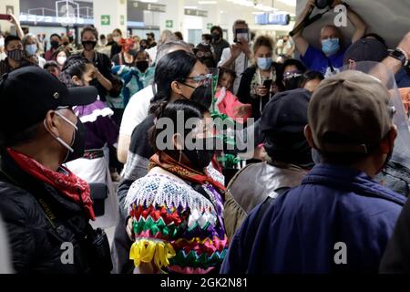 L'escadron 421 de l'Armée de libération nationale Zapatista (EZLN) est arrivé à l'aéroport international du Mexique pour rendre compte de la situation de la lutte et rencontrer divers collectifs sociaux et populaires du vieux continent. Le 11 septembre 2021 à Mexico, Mexique. (Photo de Luis Barron / Eyepix Group) Banque D'Images