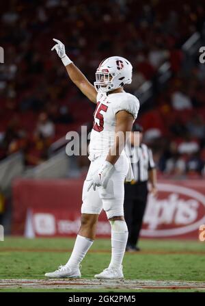 11 septembre 2021 le linebacker du Cardinal de Stanford Stephen Herron #15 en action pendant le match de football NCAA entre les chevaux de Troie USC et le Cardinal de Stanford au Los Angeles Coliseum à Los Angeles, Californie. Crédit photo obligatoire : Charles Baus/CSM Banque D'Images