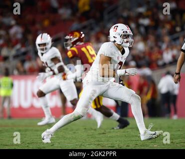 11 septembre 2021 Stanford Cardinal linebacker Tristan Sinclair #8 en action pendant le match de football NCAA entre les chevaux de Troie USC et le Cardinal Stanford au Los Angeles Coliseum à Los Angeles, Californie. Crédit photo obligatoire : Charles Baus/CSM Banque D'Images