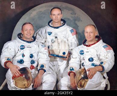 PORTRAIT DE L'ÉQUIPE APOLLO 11. REF: JSC-S69-31740. ARMSTRONG, NEIL-A, COMMANDANT; COLLINS, MICHAEL, PILOTE DE MODULE ; PILOTE DE MODULE ALDRIN BUZZ, EDWIN E., PILOTE DE MODULE LUNAR. Banque D'Images