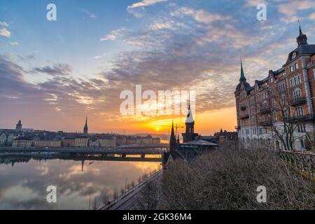 Stockholm Suède, horizon de la ville au lever du soleil à Gamla Stan et Slussen