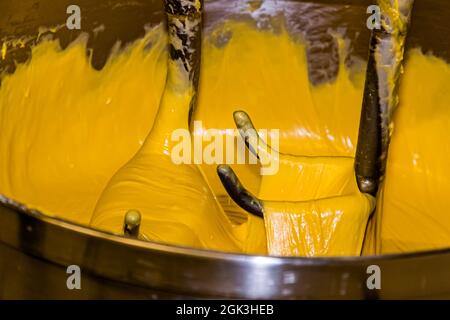 Panettone Prduction dans la Pasticceria Marnin à Locarno, Suisse.Circolo di Locarno, Suisse Banque D'Images