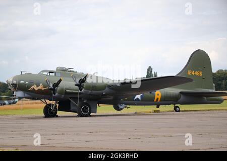 Le Boeing B-17 'Sally B' au salon Abingdon Air & Country Show 2021 Banque D'Images