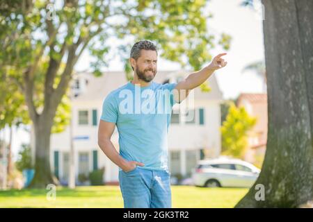 agent immobilier. louer ou acheter une nouvelle maison. assurance habitation. promotion de l'assurance de biens. Banque D'Images