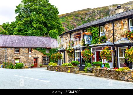 Tanronnen Inn dans le village de Beddgelert, Snowdonia, pays de Galles, Royaume-Uni Banque D'Images