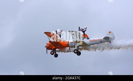 L'équipe de ballades Aerosuperbetics volant des Boeing Staarman d'époque des années 1940 Banque D'Images