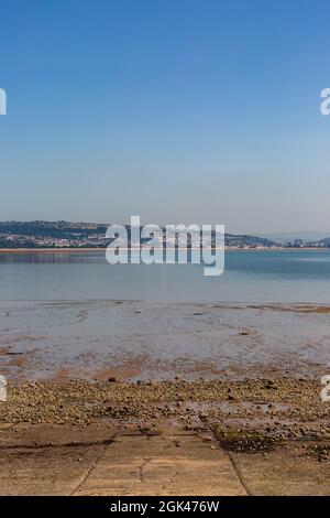 Vue sur Swansea depuis Mumbles Beach, lors d'une Sunny Summers Day Banque D'Images