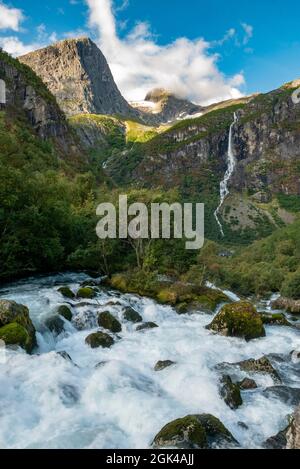 Glacier de Briskdal au parc national du glacier de Jostedal, Norvège, Europe Banque D'Images