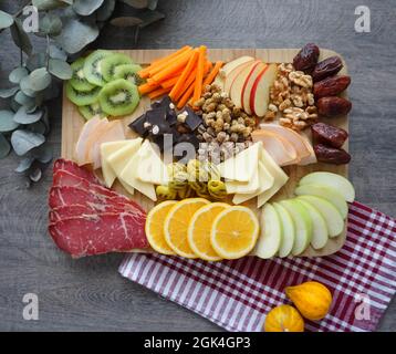 assiette de snacks frais Banque D'Images