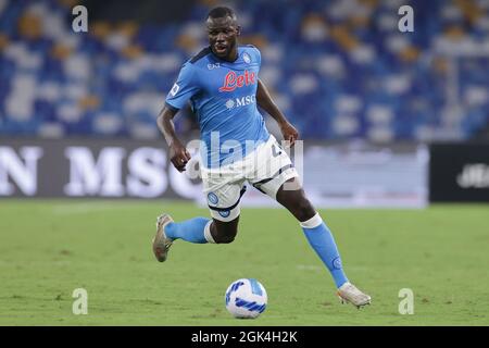 Naples, Italie. 11 septembre 2021. Kalidou Koulibaly de SSC Napoli pendant la série Un match de football 2021/2022 entre SSC Napoli et Juventus FC au stade Diego Armando Maradona à Naples (Italie), le 11 septembre 2021. Photo Cesare Purini/Insidefoto crédit: Insidefoto srl/Alay Live News Banque D'Images