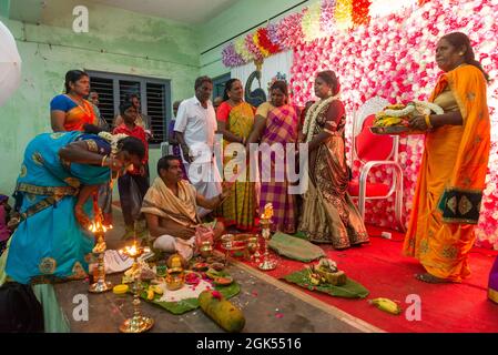 Tamil Nadu, Inde - 12 septembre 2021 : le Ritushuddhi ou Ritu Kala Samskara est la cérémonie qui célèbre la transition d'une jeune fille à la féminité. Ceci Banque D'Images