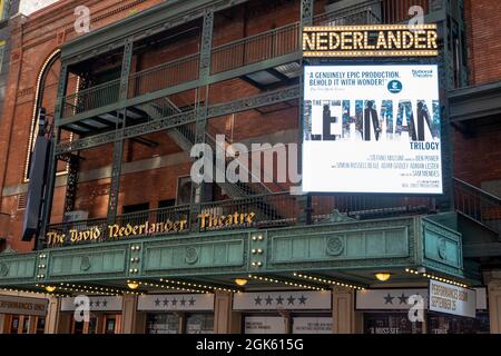 David T. Nederlander Theatre avec le Marquee « Lehman Trilogy », NYC, USA 2021 Banque D'Images