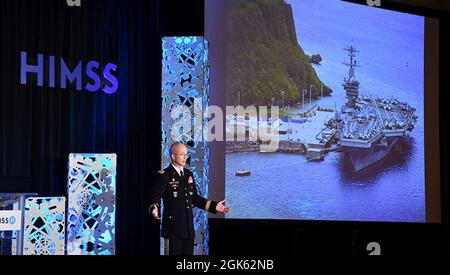 Agence de la santé de la Défense Directeur général de l'Armée de terre (Dr) Ronald place s'adresse au public lors d'une séance de formation Top lors de la conférence annuelle 2021 de la Healthcare information and Management Systems Society au Venetian Resort de Las Vegas, en août 11. Banque D'Images