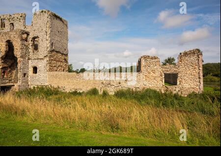 De nombreuses ruines du château de Baconsthorpe, manoir du 15 siècle amarré et fortifié, qui témoignent de la montée et de la chute d'une famille Norfolk Banque D'Images