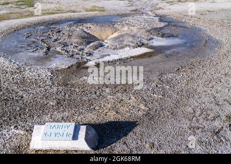 Panneau Tardy Geyser dans le parc national de Yellowstone Banque D'Images