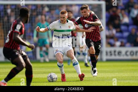 Gavin Holohan de Hartlepool est en compétition pour le ballon avec Rovers Ryan Watson photo de Steve Flynn/AHPIX.com, football: SkyBet League Two Match Tranme Banque D'Images